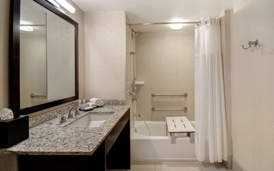 Embassy Suites by Hilton Jacksonville Baymeadows