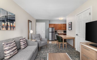 Homewood Suites by Hilton Jacksonville Deerwood Park