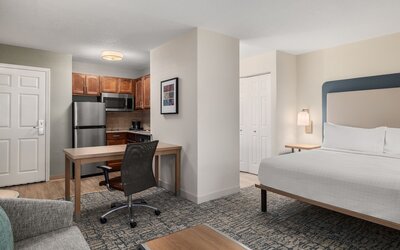 Homewood Suites by Hilton Jacksonville Deerwood Park