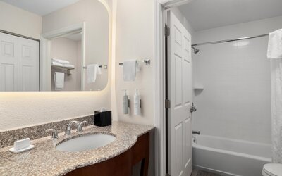 Homewood Suites by Hilton Jacksonville Deerwood Park