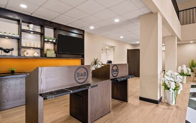 B&B HOTEL Jacksonville Airport – Newly Renovated!