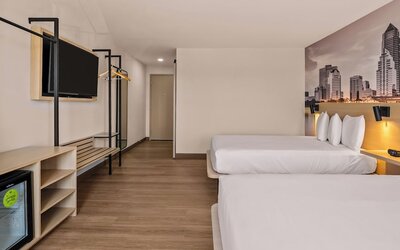 B&B HOTEL Jacksonville Airport – Newly Renovated!