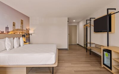 B&B HOTEL Jacksonville Airport – Newly Renovated!