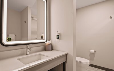 B&B HOTEL Jacksonville Airport – Newly Renovated!