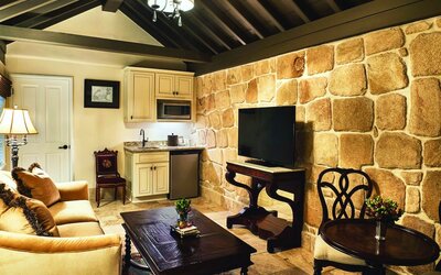 The Collector Inn - Adults Only