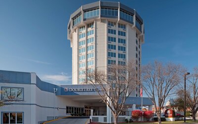 DoubleTree by Hilton Hotel Jefferson City