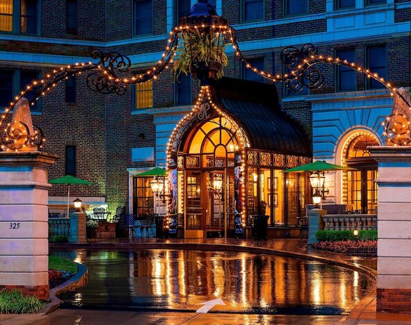 The Raphael Hotel, Autograph Collection