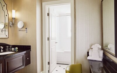 The Raphael Hotel, Autograph Collection