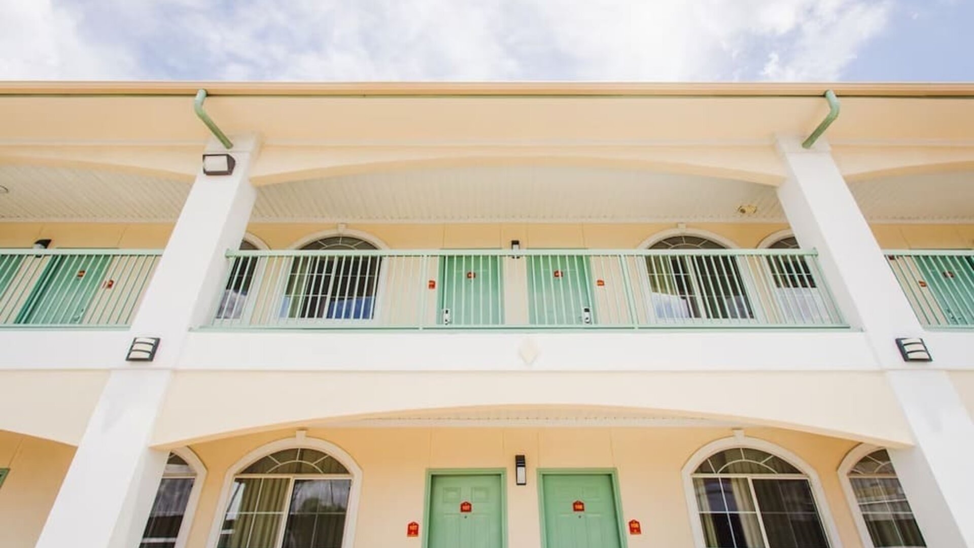 Hotel exterior at Palace Inn I-10 West & Beltway 8.