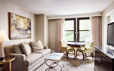 The Raphael Hotel, Autograph Collection