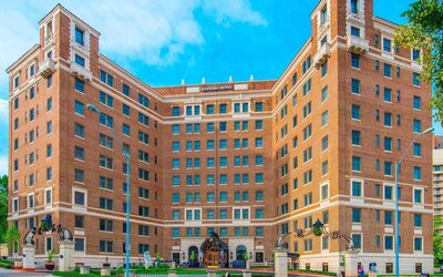 The Raphael Hotel, Autograph Collection