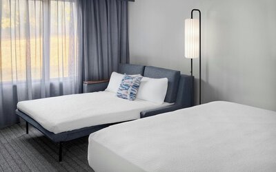 Courtyard by Marriott Kansas City Shawnee