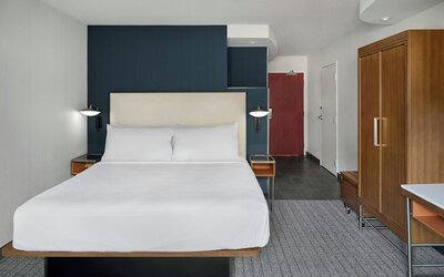 Courtyard by Marriott Kansas City Shawnee