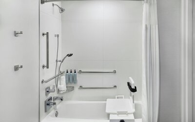 Courtyard by Marriott Kansas City Shawnee