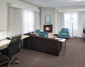 Residence Inn by Marriott Kansas City Country Club Plaza