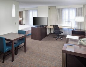 Residence Inn by Marriott Kansas City Country Club Plaza