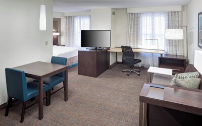 Residence Inn by Marriott Kansas City Country Club Plaza