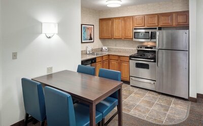 Residence Inn by Marriott Kansas City Country Club Plaza