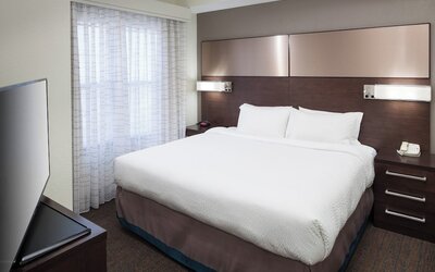 Residence Inn by Marriott Kansas City Country Club Plaza