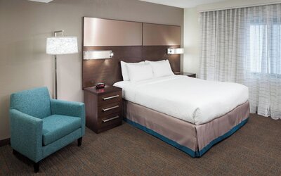 Residence Inn by Marriott Kansas City Country Club Plaza