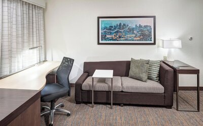 Residence Inn by Marriott Kansas City Country Club Plaza