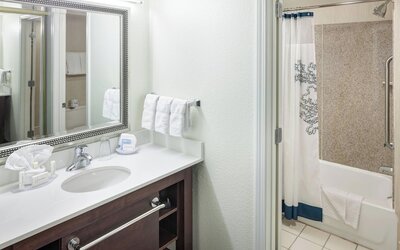 Residence Inn by Marriott Kansas City Country Club Plaza