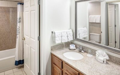 Residence Inn by Marriott Kansas City Country Club Plaza