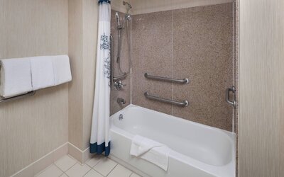 Residence Inn by Marriott Kansas City Country Club Plaza