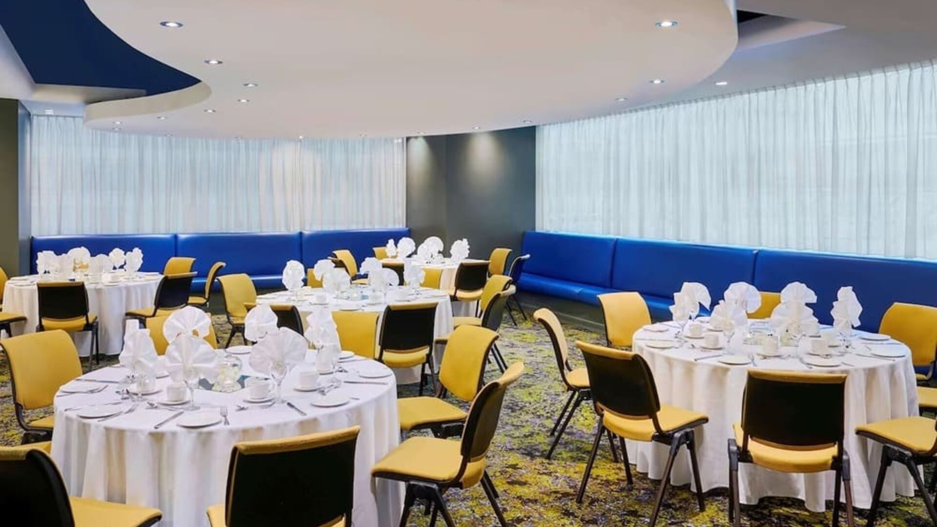 Meeting room at Novotel Toronto North York.