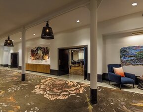 Crossroads Hotel