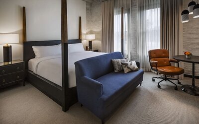 Crossroads Hotel