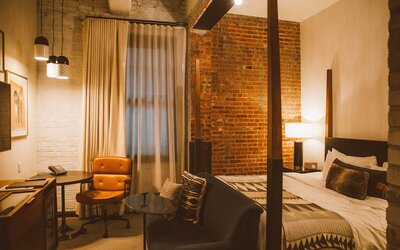 Crossroads Hotel