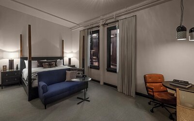 Crossroads Hotel