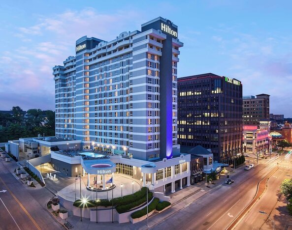 Hilton Kansas City Country Club Plaza