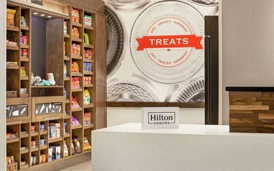 Convenience store at Hampton Inn & Suites Miami Kendall. 