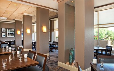 Hilton Kansas City Country Club Plaza