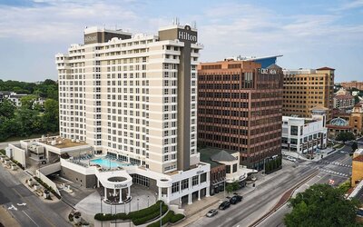 Hilton Kansas City Country Club Plaza