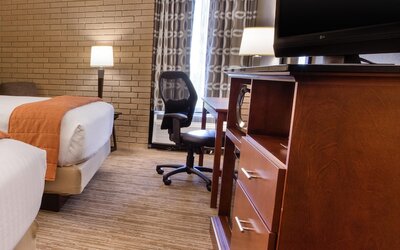 Drury Inn & Suites Kansas City Airport