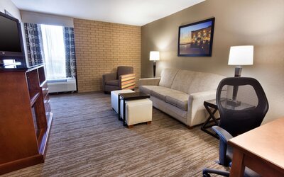 Drury Inn & Suites Kansas City Airport