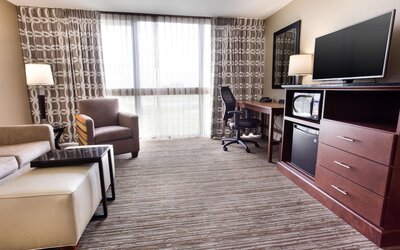 Drury Inn & Suites Kansas City Airport