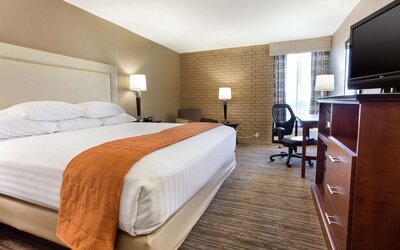 Drury Inn & Suites Kansas City Airport