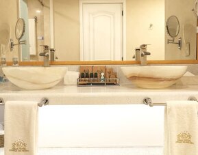 Guest bathroom with shower at Gran Hotel de la Ciudad de México.