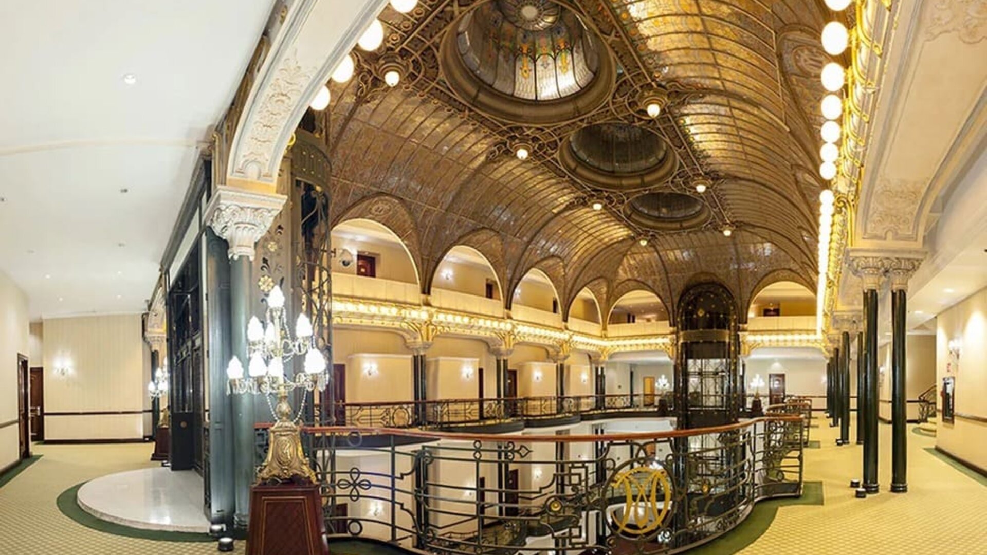 Hotel lights in the hotel interior at Gran Hotel de la Ciudad de México.