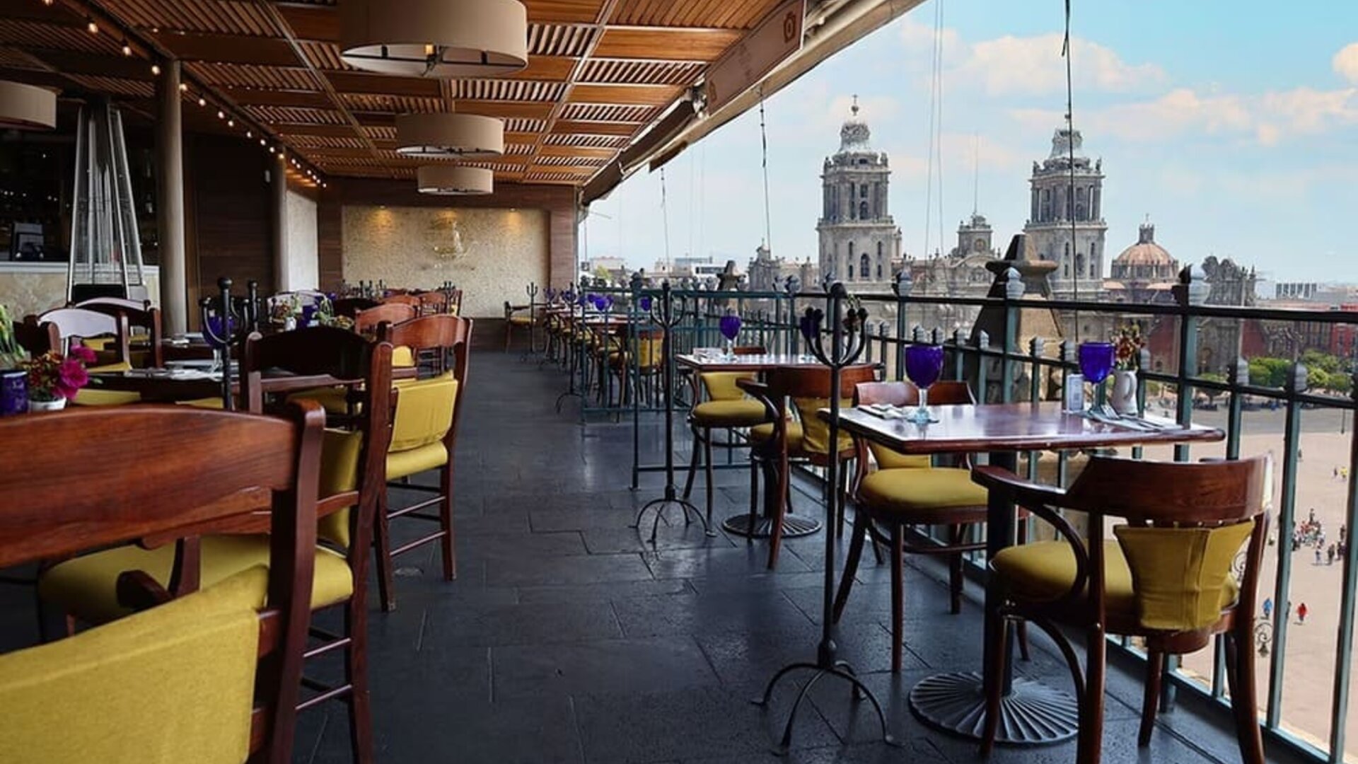 Dining and coworking space at Gran Hotel de la Ciudad de México.