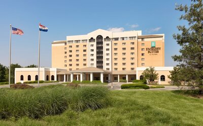 Embassy Suites by Hilton Kansas City International Airport