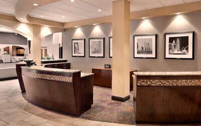 Embassy Suites by Hilton Kansas City International Airport