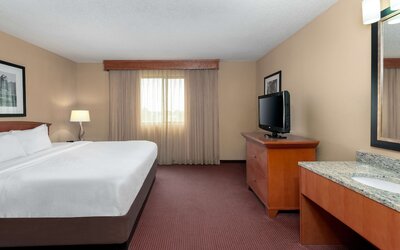 Embassy Suites by Hilton Kansas City International Airport