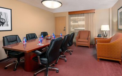 Embassy Suites by Hilton Kansas City International Airport