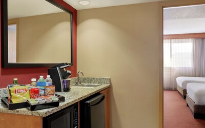Embassy Suites by Hilton Kansas City International Airport