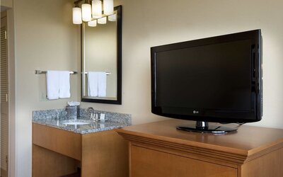 Embassy Suites by Hilton Kansas City International Airport